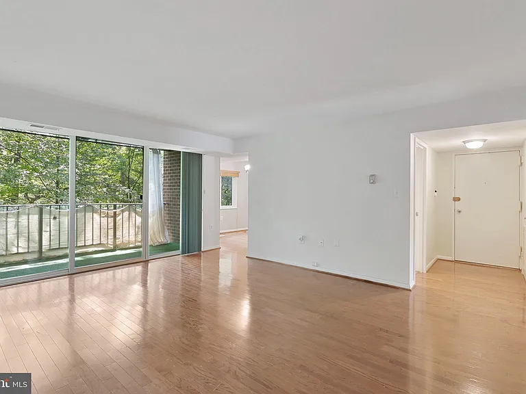 1423 Northgate Sq #23/21C — Photo 9