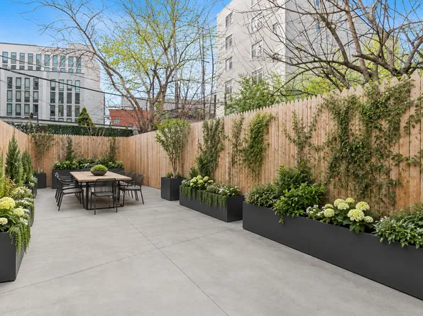 515 Graham Avenue image 1 of 9