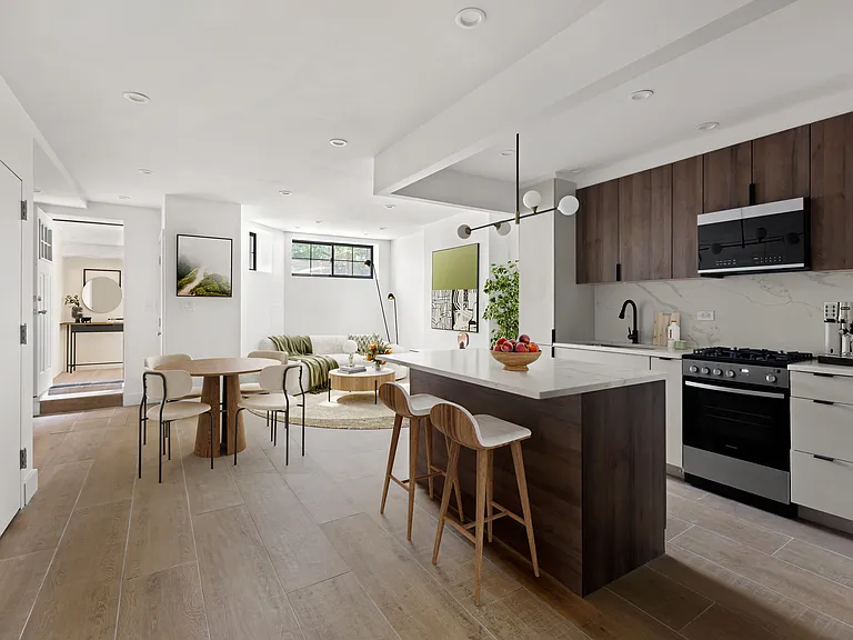 45-08 11th St #GARDEN — Photo 3
