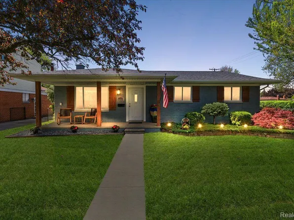 40459 Hamilton Dr, Sterling Heights, MI 48313