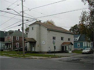 2nd image of 102 E Steele St