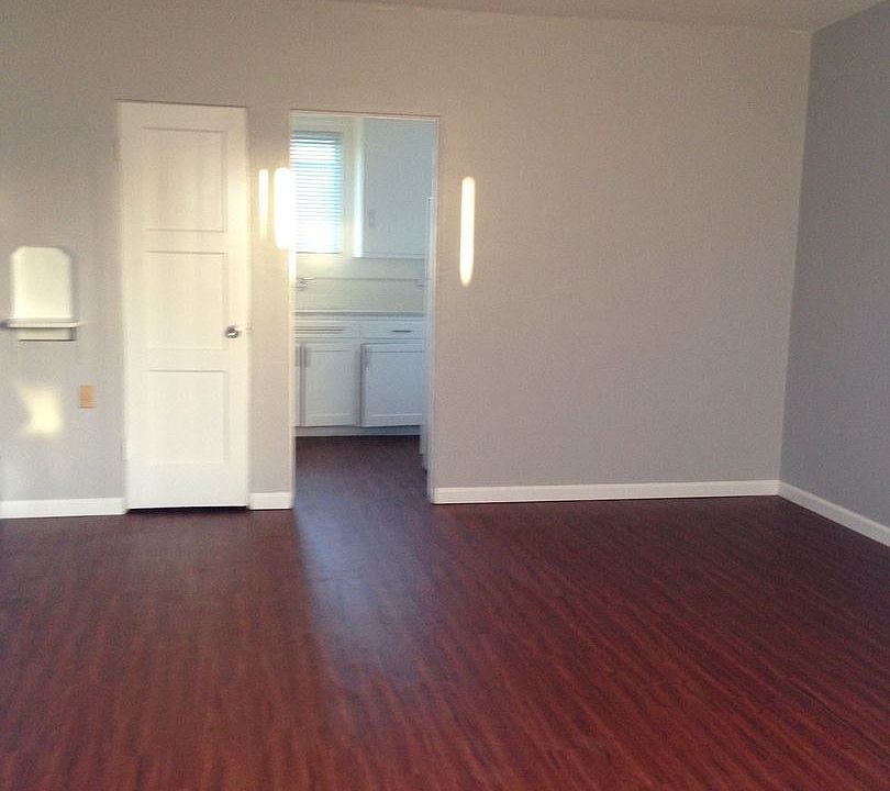 1st image of 945 Opal St