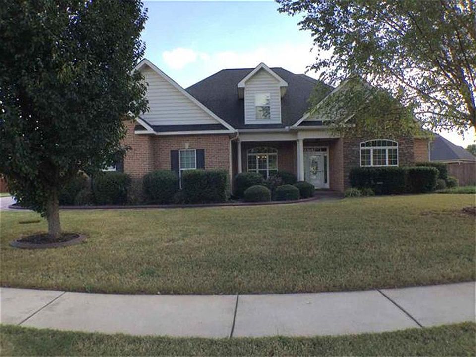 1st image of 303 Roseine Dr