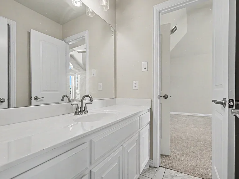 1800 Wade Ct — Photo 29