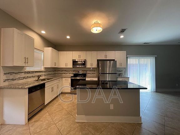 3rd image of 605-2 Pecan Ave