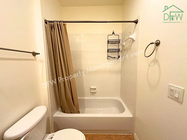 1205 Golden Gate Dr — Photo 22