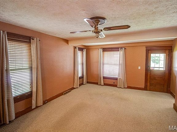 5th image of 2801 Hillcrest Ave
