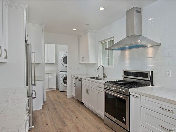 3rd image of 19313 Collier St