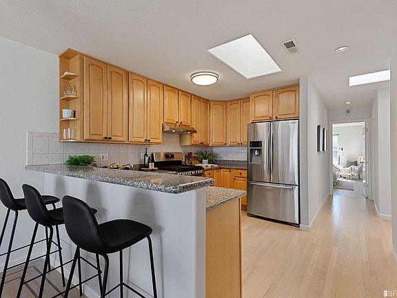 2nd image of 1745 Revere Ave