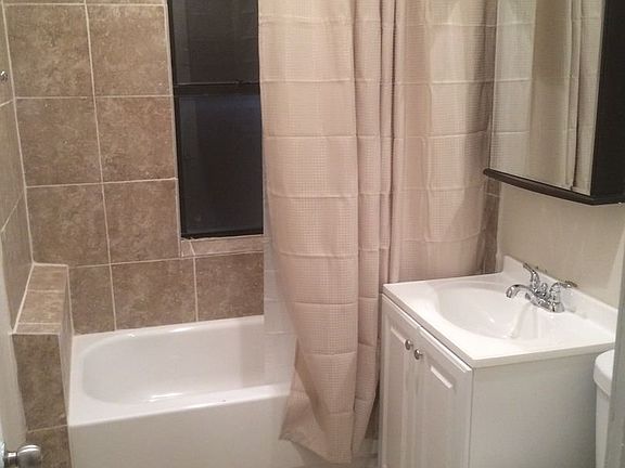 3rd image of 3948 N Whipple St #1