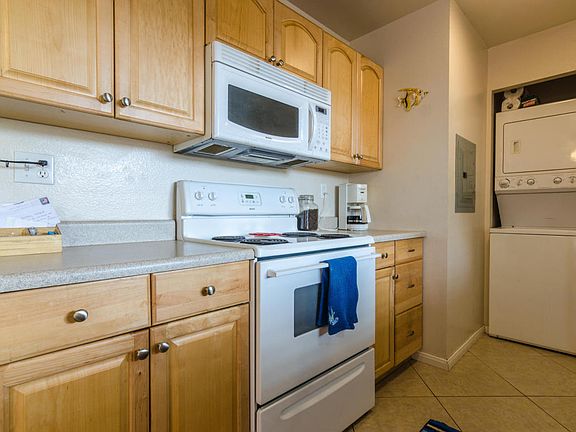 3rd image of 251 S Ventura Rd Unit 206