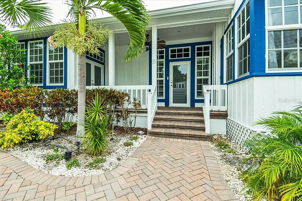 5 bed, 5.0 bath, 3248 sqft, $17,000 — Photo 2