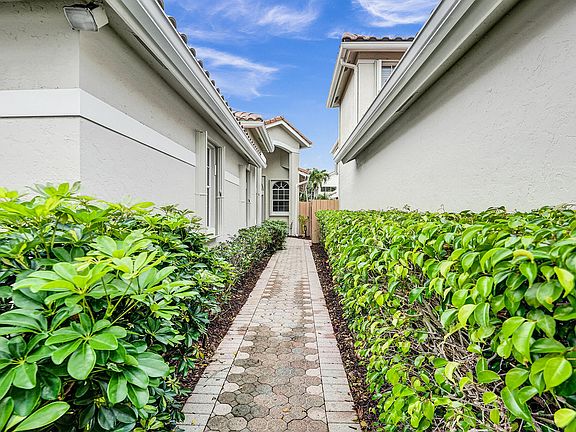 4th image of 6675 NW 25th Way