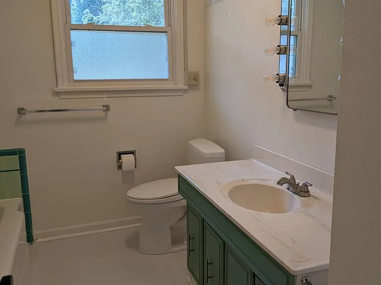 262 E 2 S — Photo 23