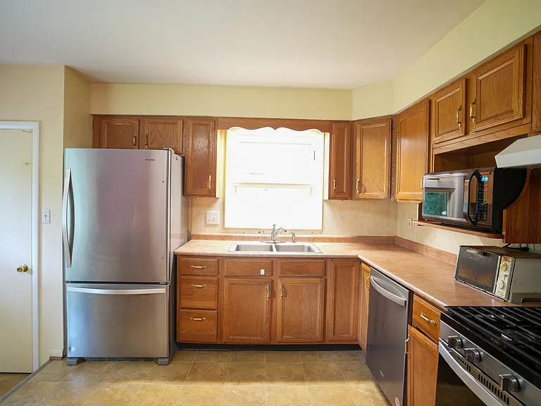 1801 Winsted Blvd — Photo 8