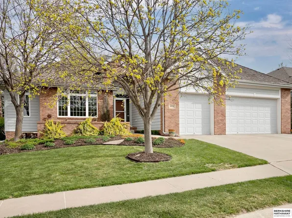 18926 Pierce Plz, Omaha, NE 68130