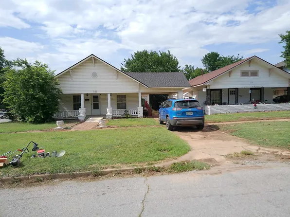 101 E Iowa St, Walters, OK 73572
