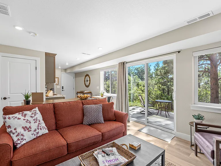 3175 Hamal Cir #B — Photo 18