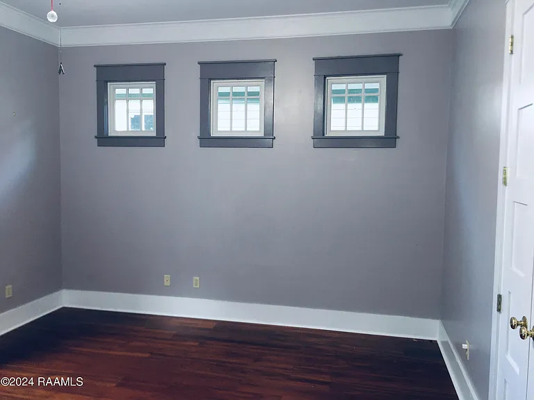 307 Founders St — Photo 2