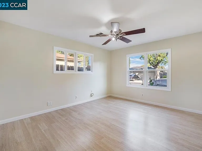 1502 Oakwood Dr — Photo 18