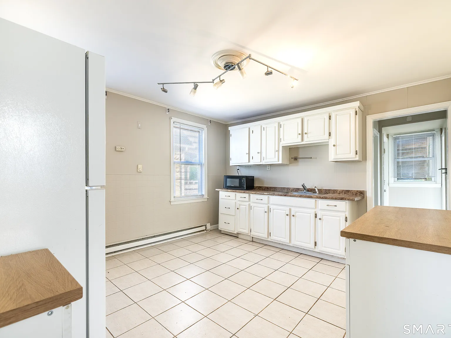 3 bed, 1.0 bath, 903 sqft, $2,000 — Photo 4