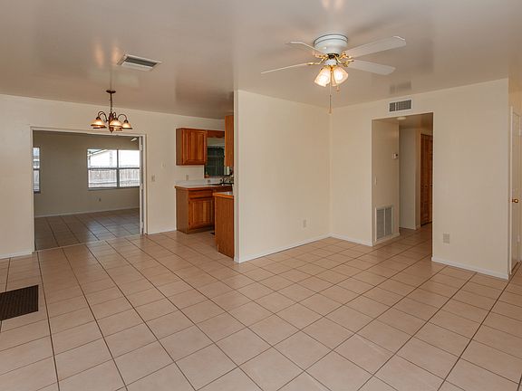 5th image of 1040 North St