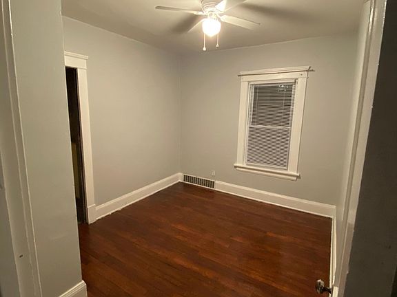 4th image of 1345 W 114th St #Up