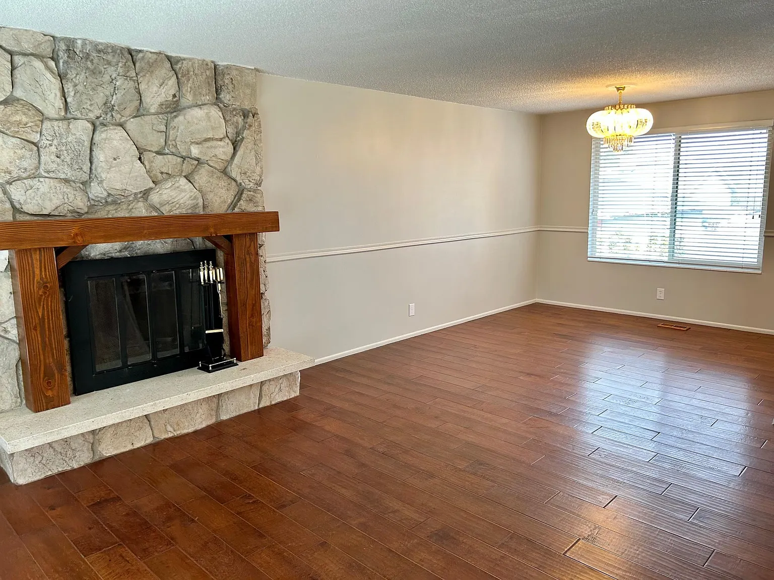 3 bed, 1500 sqft, $2,400 — Photo 4
