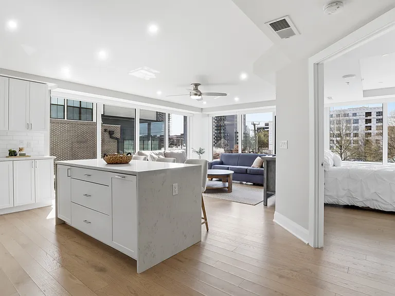925 N Fairfax St #311 — Photo 8