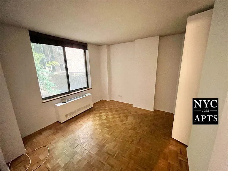 127 E 30th St #1A — Photo 5