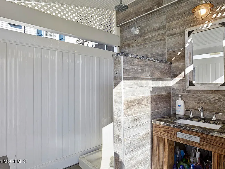 304 Arnold Ave — Photo 11