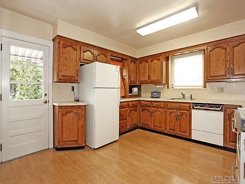 5th image of 117 3rd St