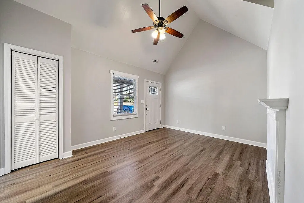 2 bed, 754 sqft, $1,675 — Photo 2