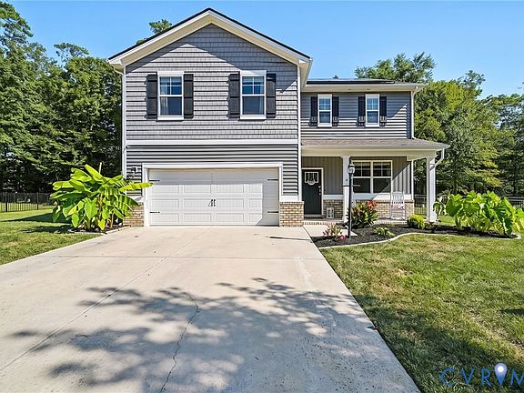 2nd image of 820 Eagle Pl