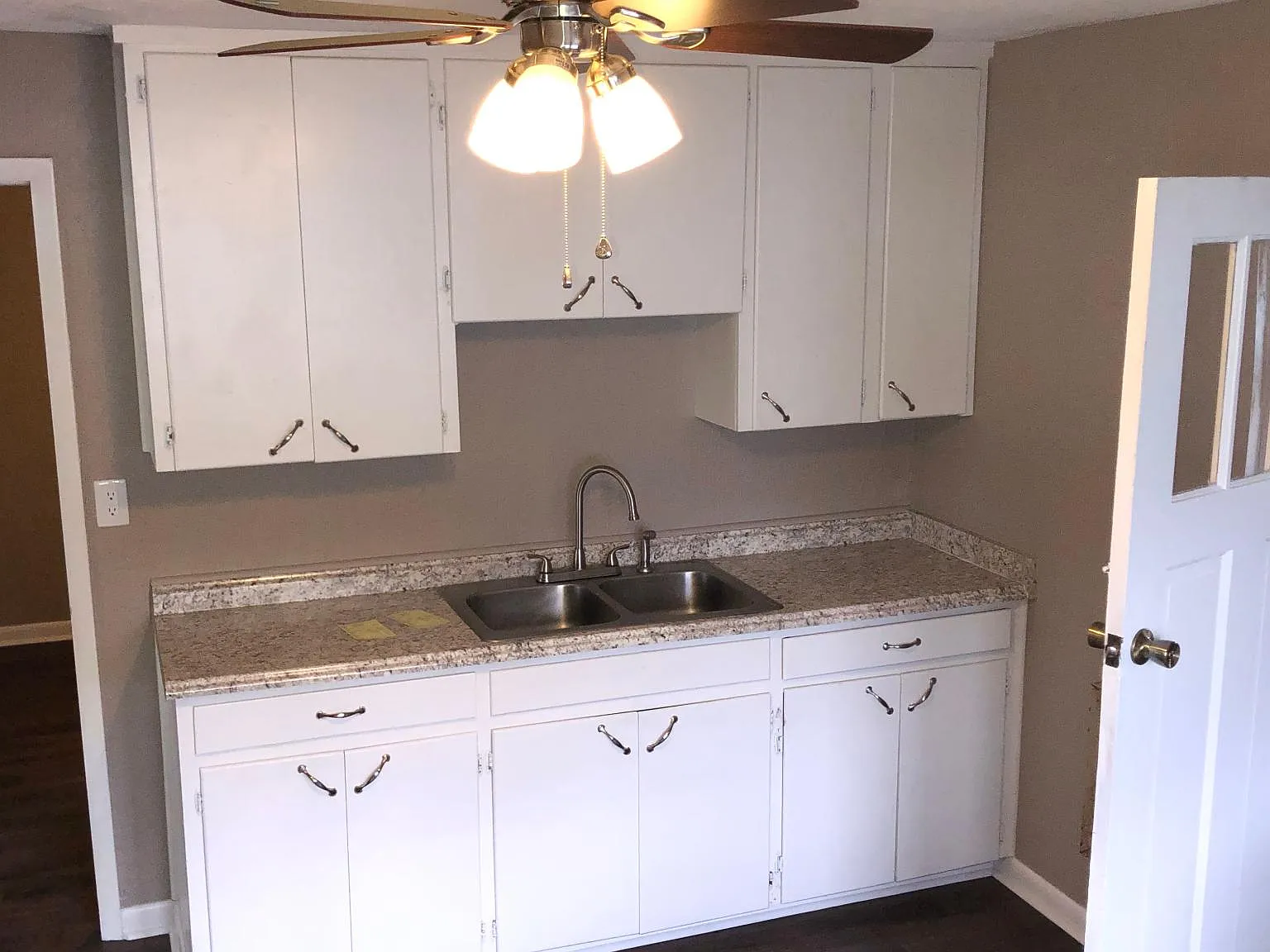 3 bed, 1111 sqft, $1,200 — Photo 4