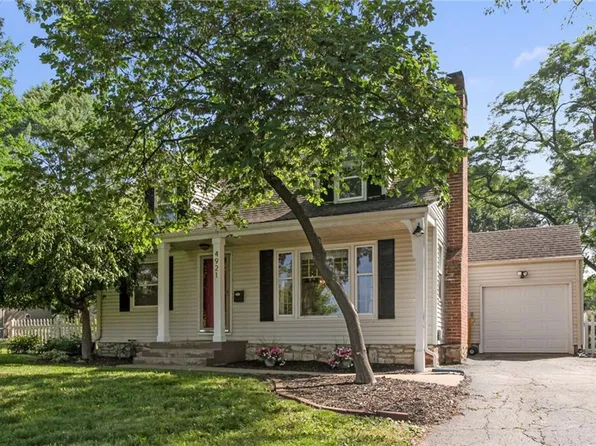 4921 Parish Dr, Roeland Park, KS 66205