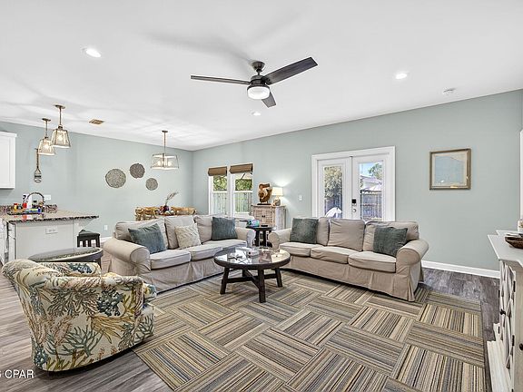 5th image of 319 Oleander Dr