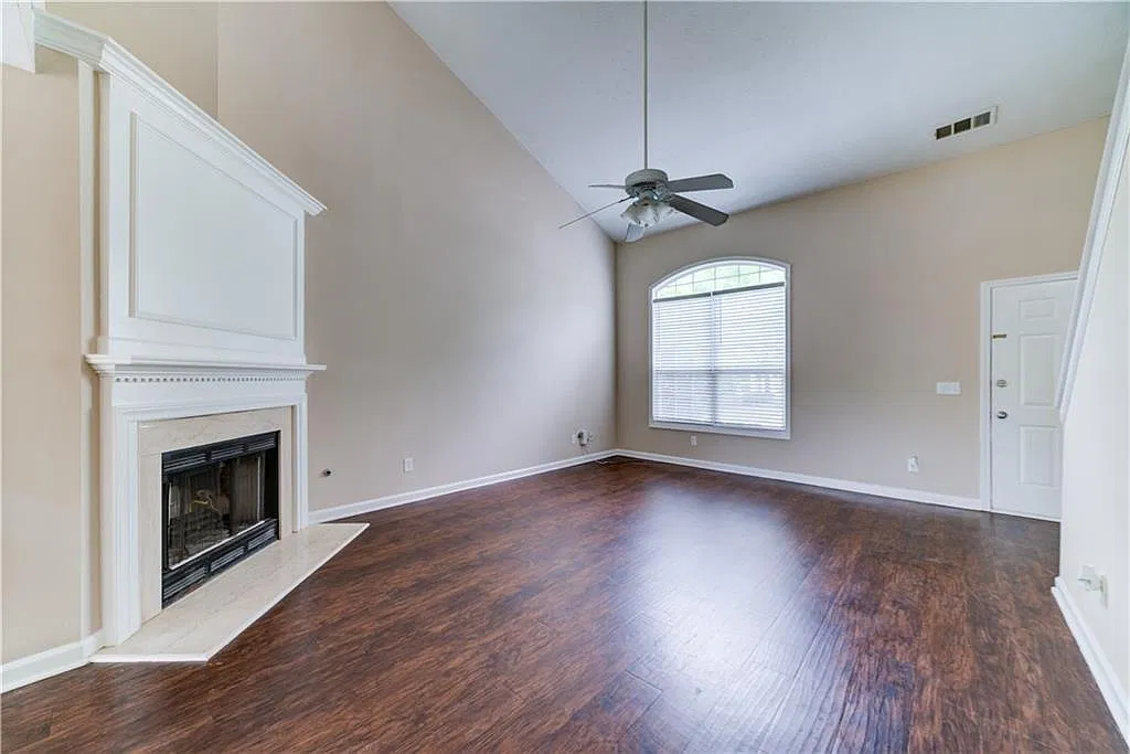 3 bed, 2.0 bath, 1761 sqft, $2,500 — Photo 3