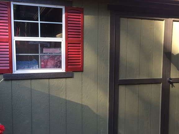 Spacious, double door shed