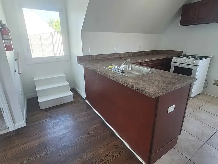 81 Columbia Ave #3 — Photo 6