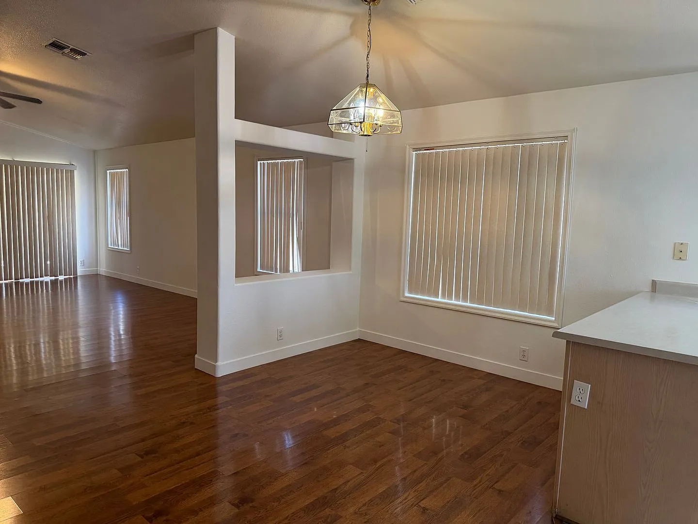 3 bed, 2.0 bath, 1522 sqft, $1,750 — Photo 3