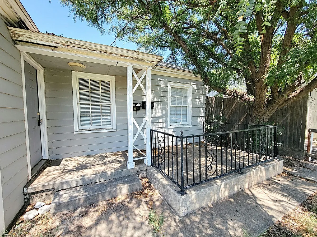 Building Photo - 1720 23rd St