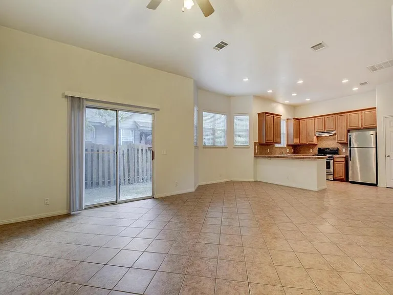 504 Nelray Blvd — Photo 4