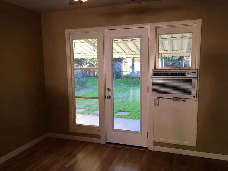 3940 La Verne Way — Photo 10