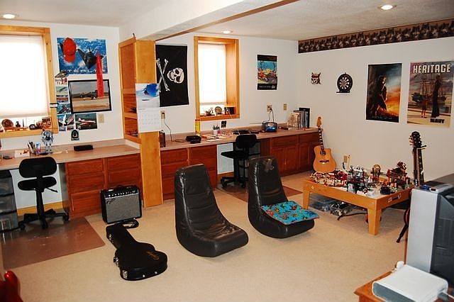 2nd image of 24064 Cosmos Rd