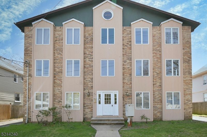 1st image of 203-207 Watsessing Ave #1R