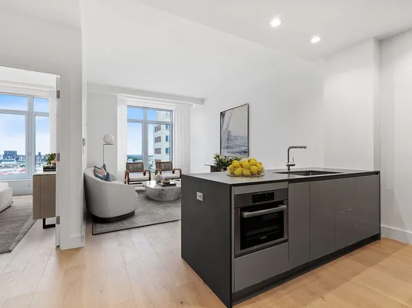 575 4th Avenue image 1 of 14