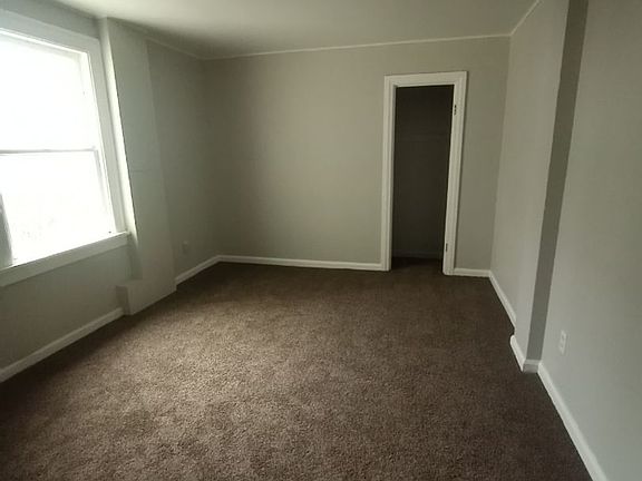 5th image of 1752 Arlington Ave #881