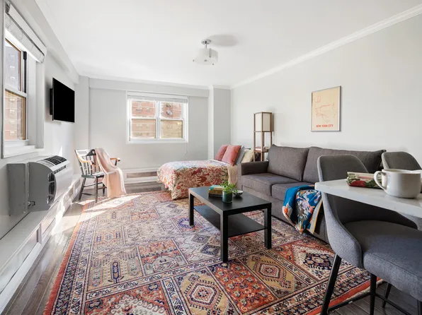 191 Willoughby Street image 1 of 4