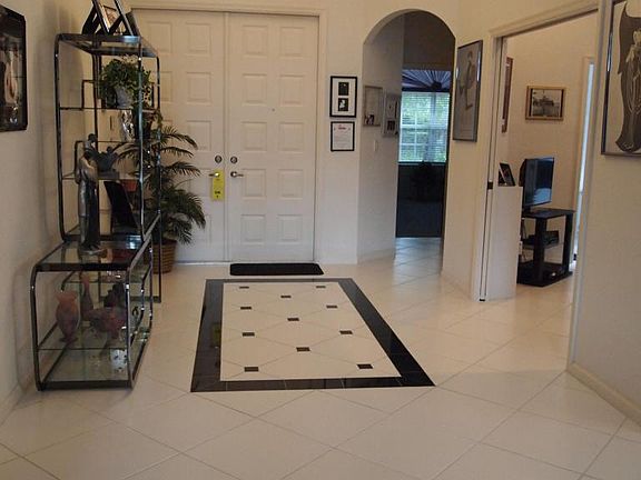 4th image of 10105 Diamond Lake Dr